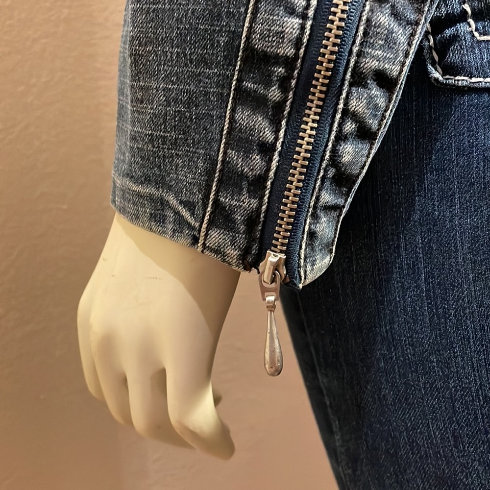 A.M.I Jean jacket - Picture 9 of 11